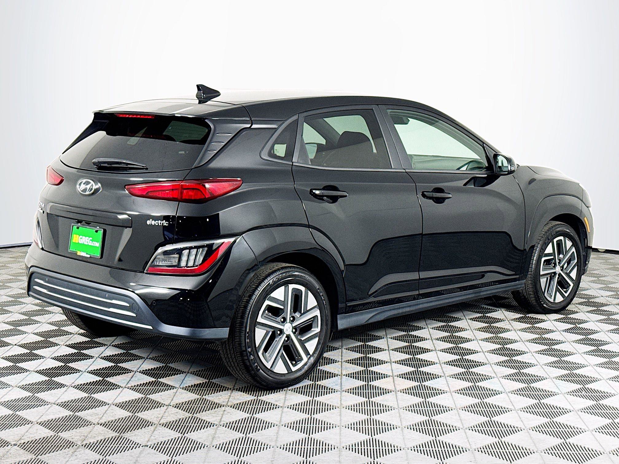 Used 2023 Hyundai Kona Limited image 10