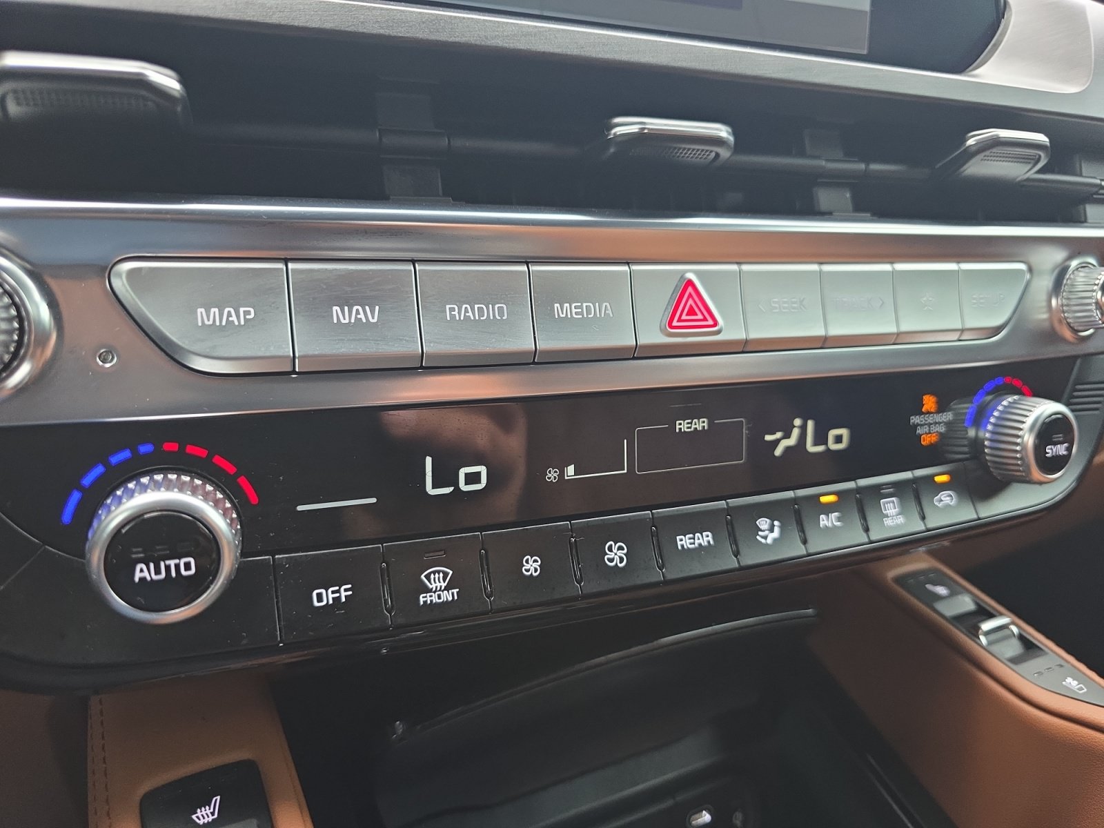 Certified 2025 Kia Telluride SX Prestige X-Pro AWD/4WD image 16