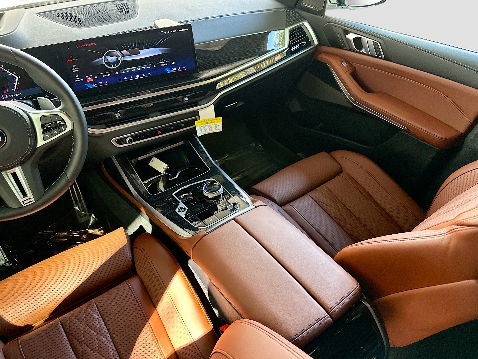 Used 2025 BMW X7 M60i image 25