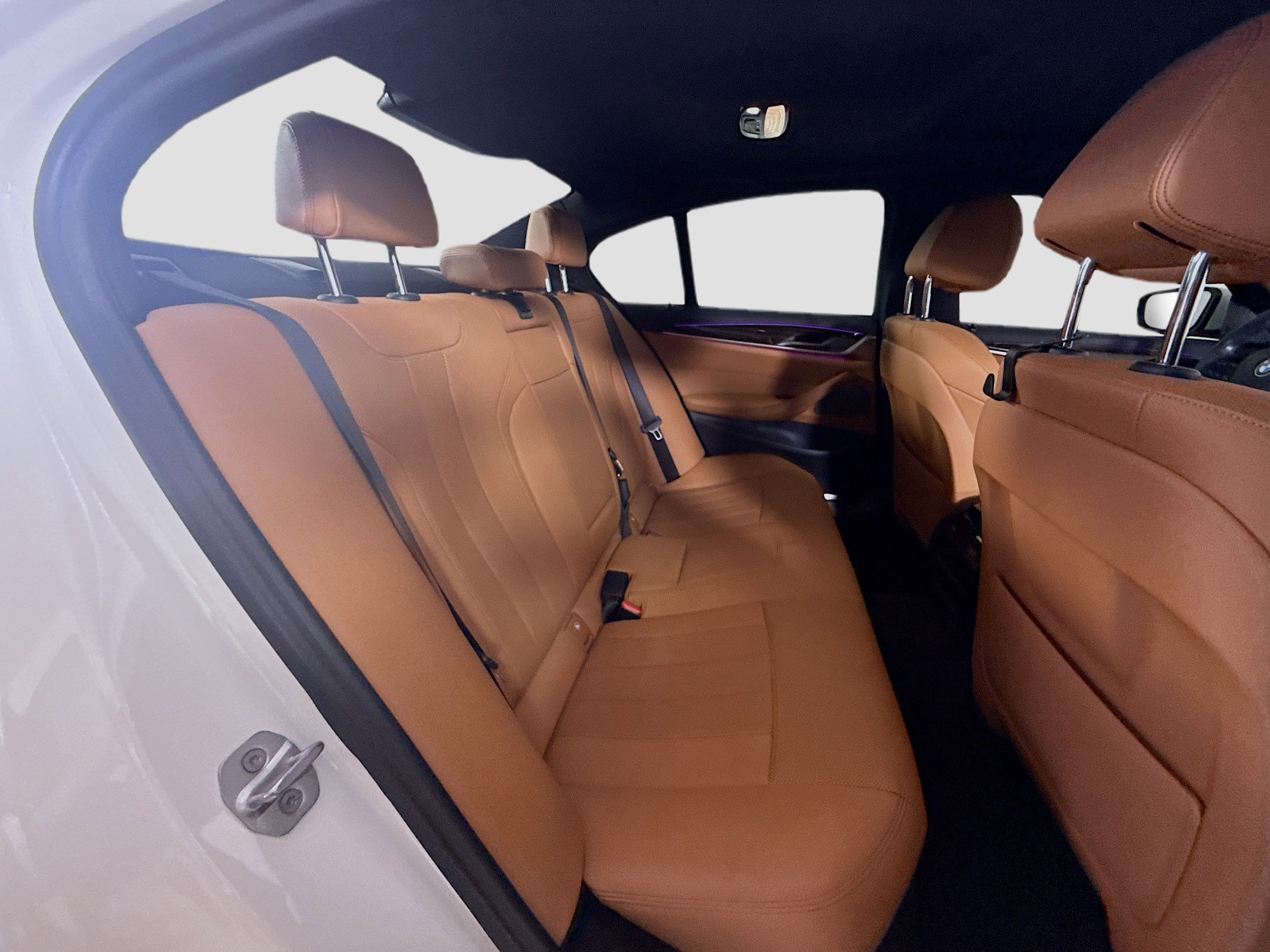 Used 2023 BMW 530e w/ Premium Package image 27