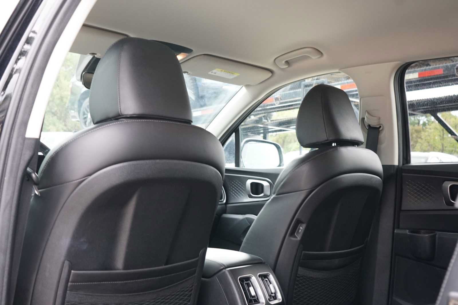 Used 2024 Kia Sorento S FWD image 18