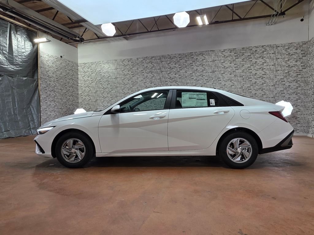 New 2026 Hyundai Elantra SE image 4