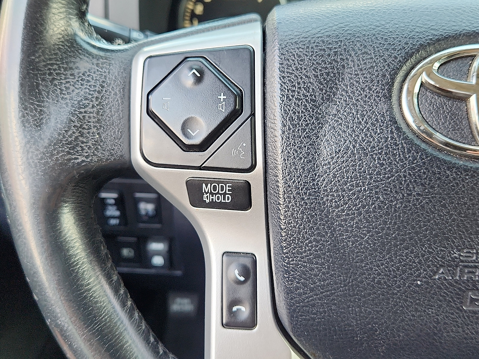 Used 2018 Toyota Tundra Platinum AWD/4WD image 23