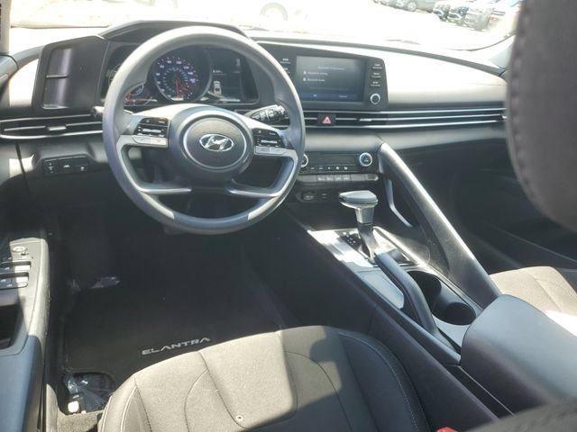 Used 2022 Hyundai Elantra SEL w/ Preferred Accessory Package FWD image 9
