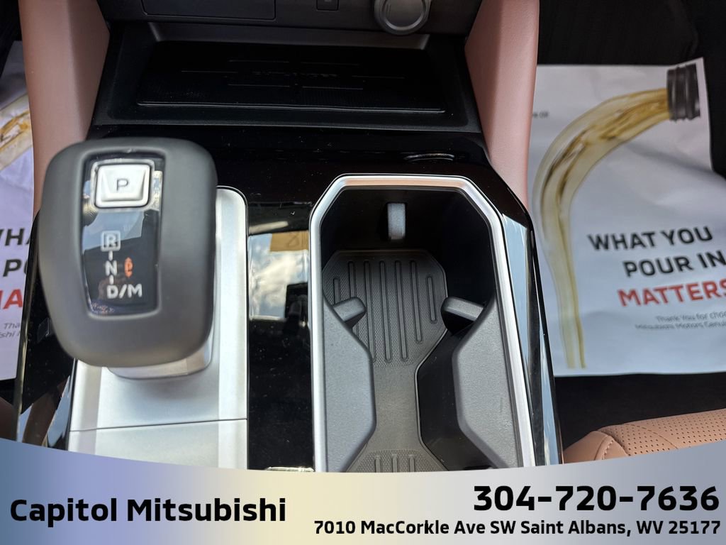 New 2025 Mitsubishi Outlander SEL image 28