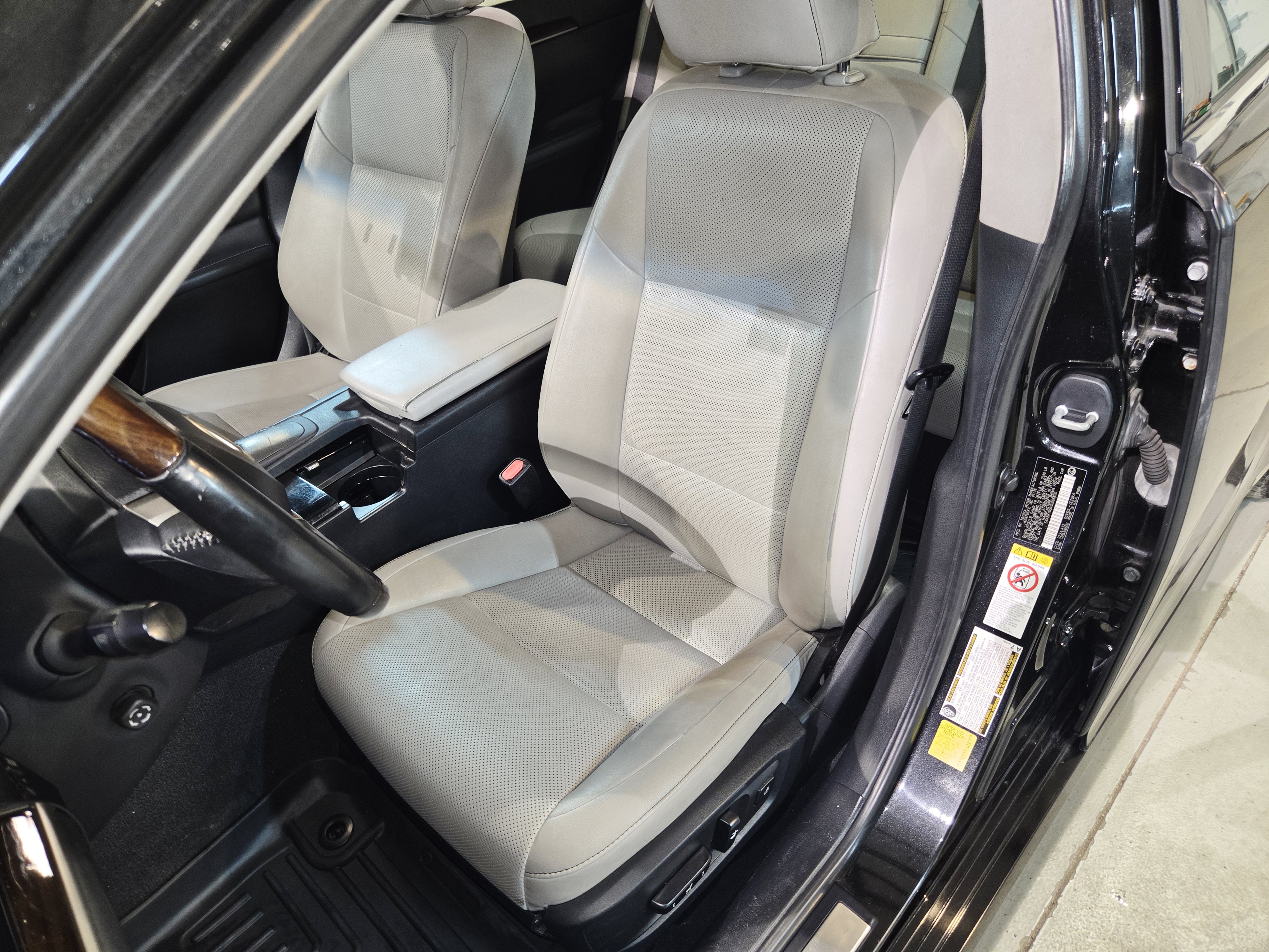 Used 2016 Lexus ES 350 w/ Premium Package w/Wood Trim FWD image 18