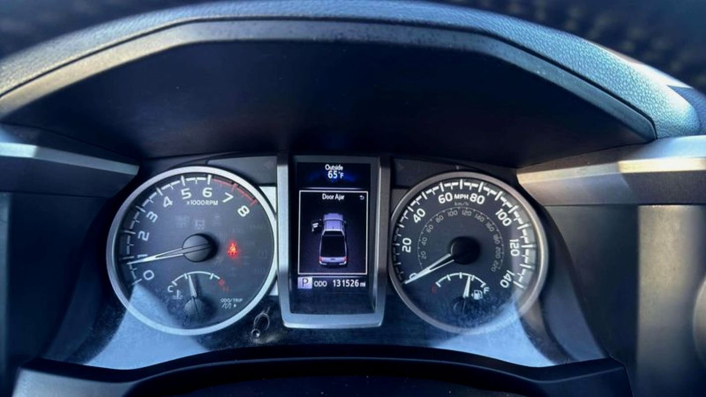 Used 2017 Toyota Tacoma SR5 image 10