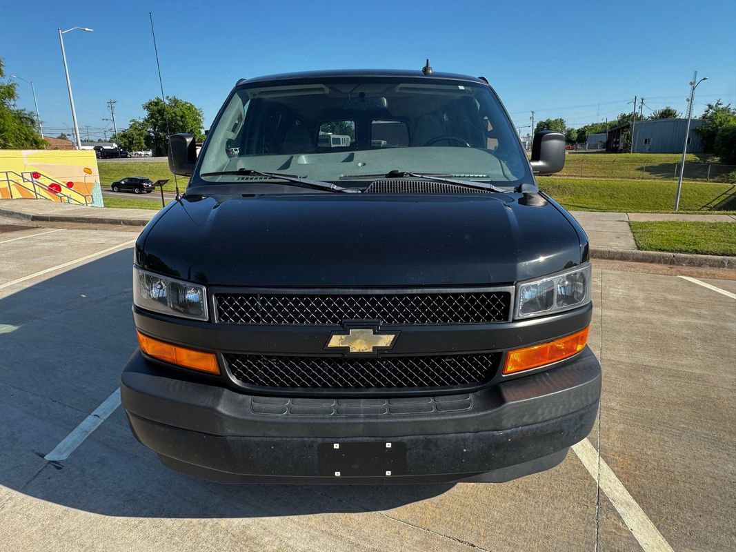 Used 2018 Chevrolet Express 2500 LS w/ Driver Convenience Package RWD image 7