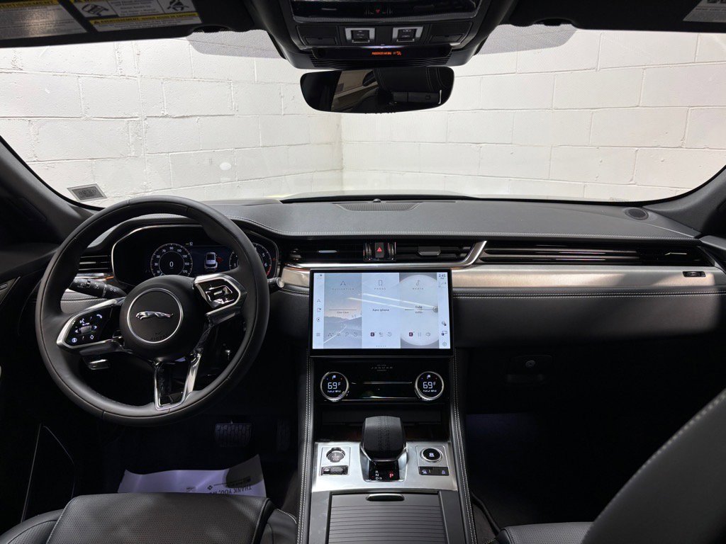 New 2026 Jaguar F-PACE R-Dynamic S image 35