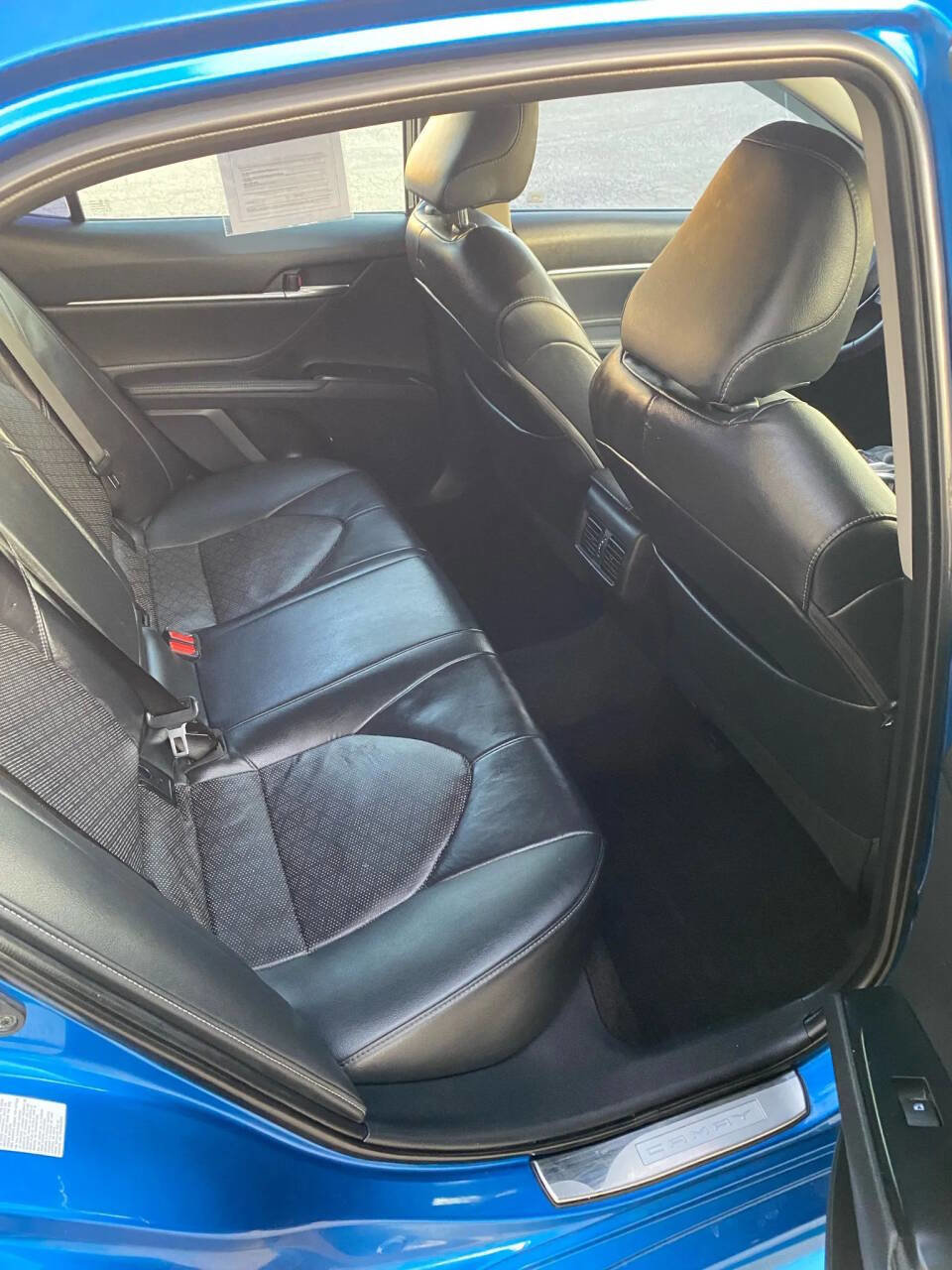 Used 2018 Toyota Camry XSE image 23