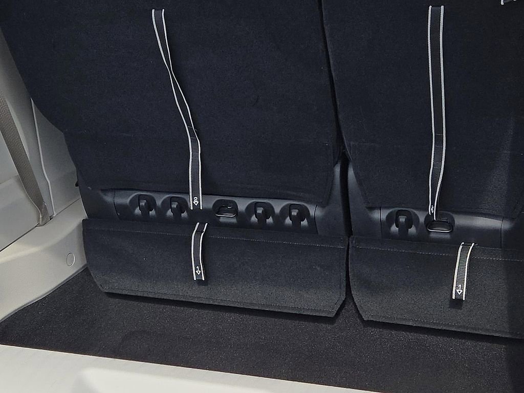 Used 2023 Chrysler Pacifica Limited image 9