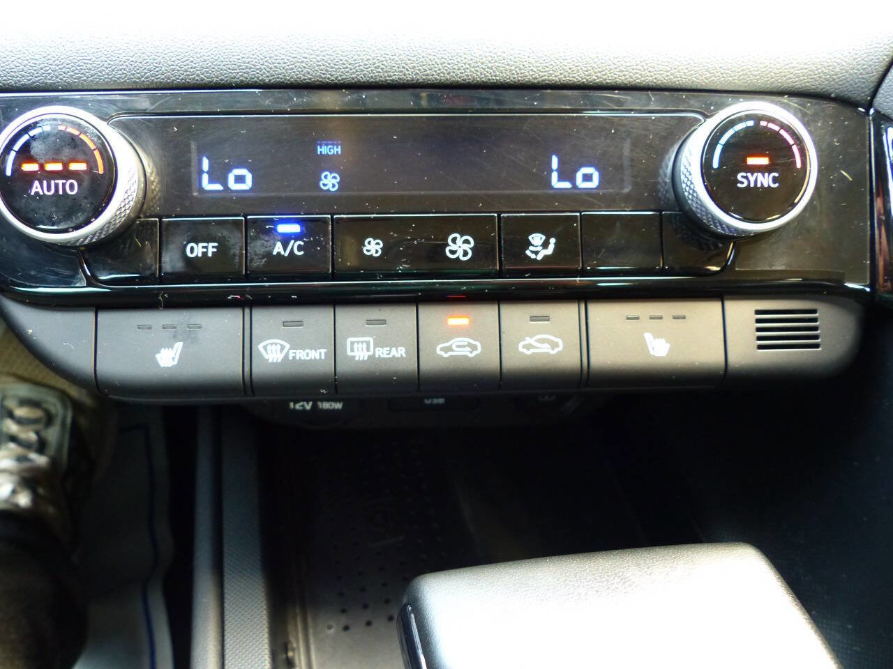 Used 2021 Hyundai Elantra SEL w/ Convenience Package image 34