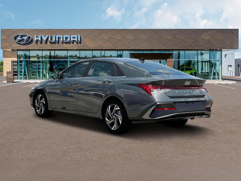 New 2024 Hyundai Elantra SEL w/ Convenience Package image 5