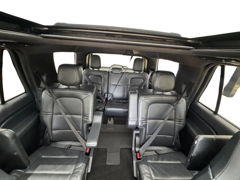 Used 2023 Lincoln Navigator Reserve AWD/4WD image 18