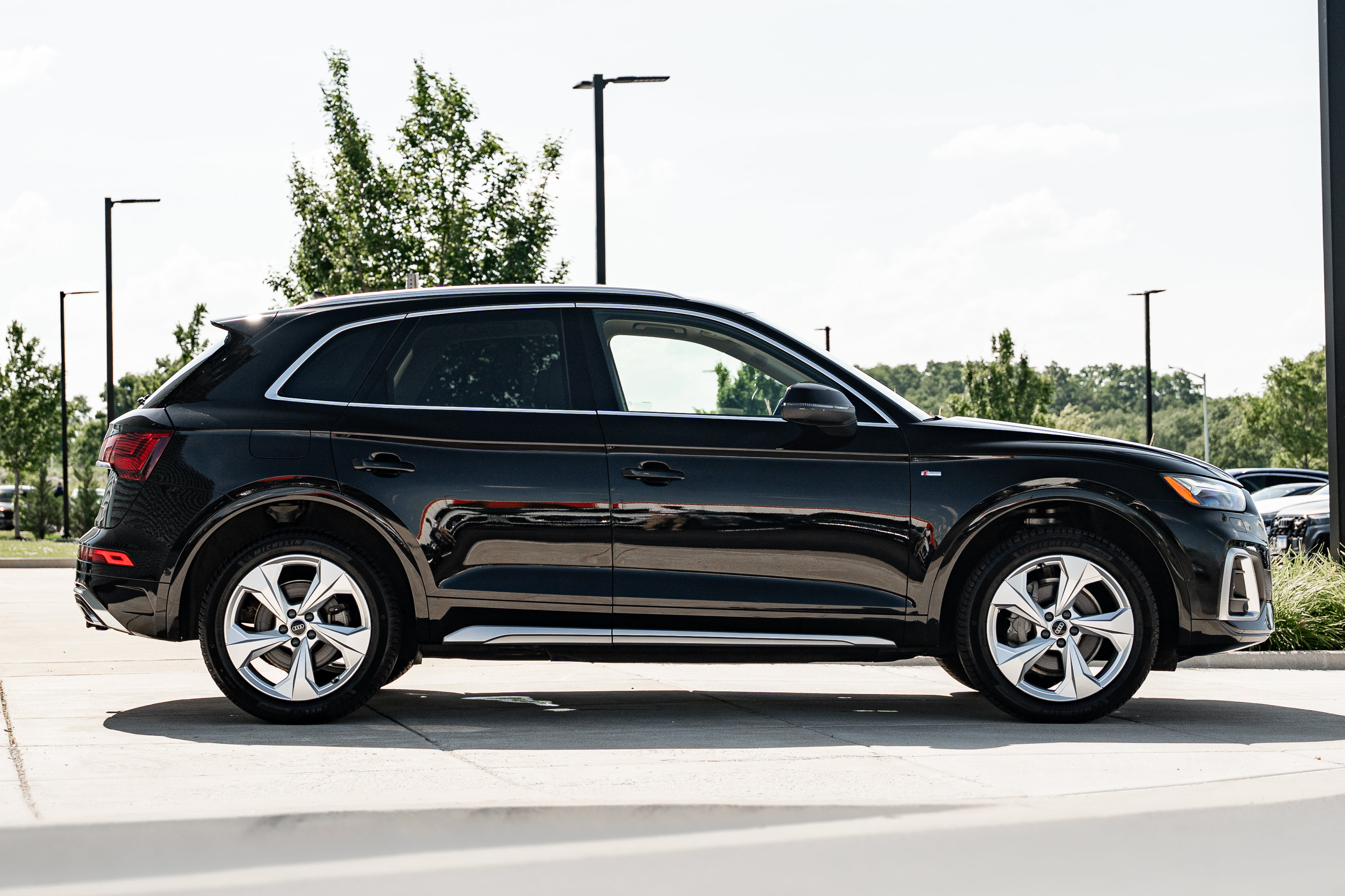 Used 2022 Audi Q5 2.0T Prestige w/ Prestige Package AWD/4WD image 3