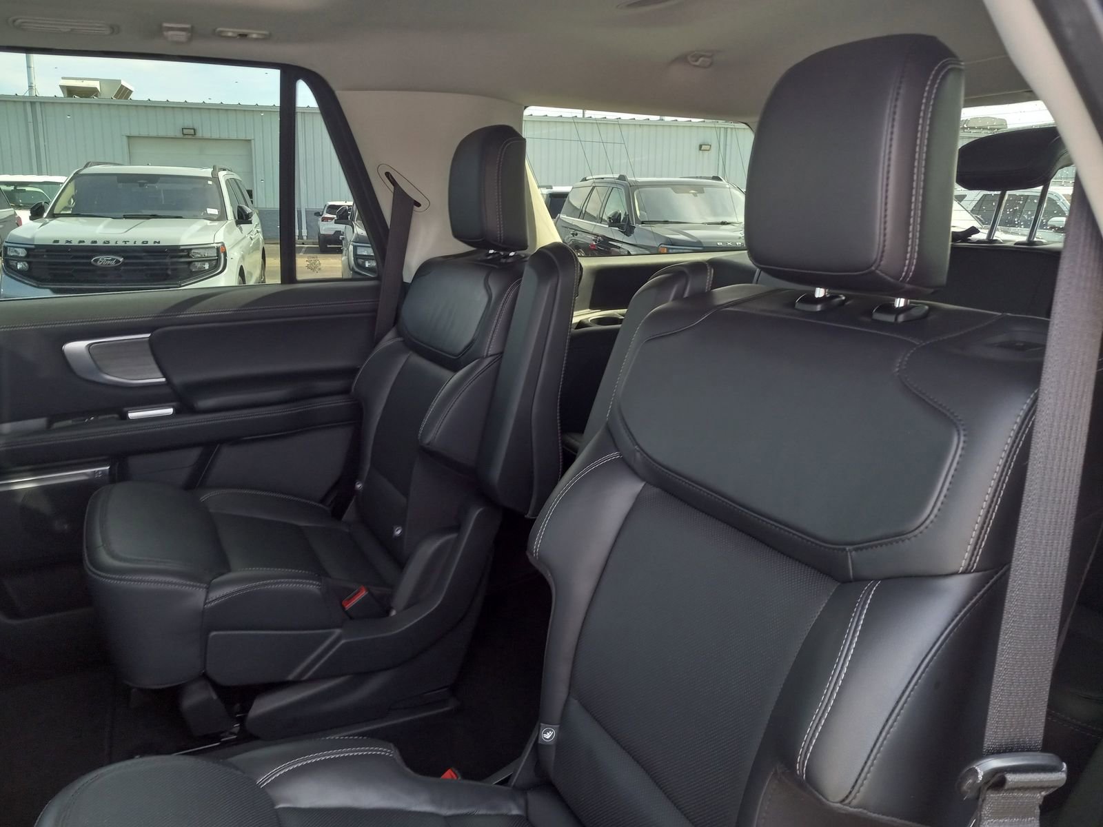 Used 2025 Ford Expedition Platinum AWD/4WD image 15