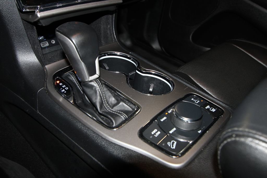 Used 2020 Jeep Grand Cherokee Overland image 18