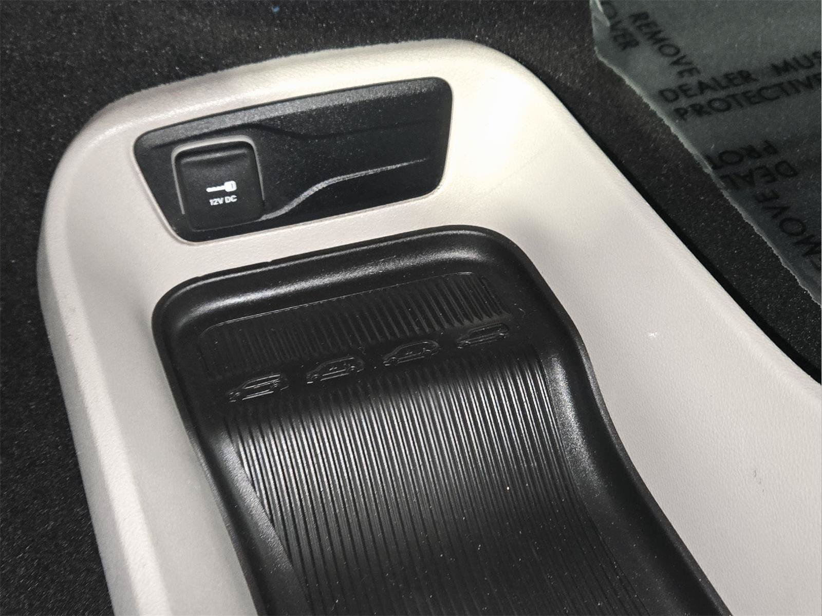 Used 2019 Chrysler Pacifica L FWD image 29