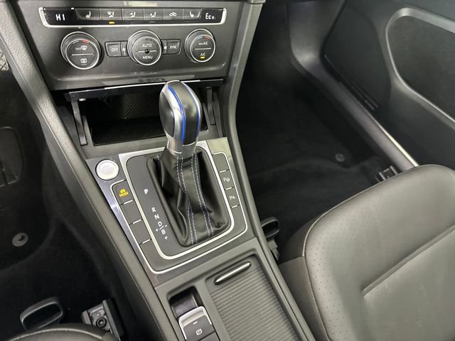 Used 2019 Volkswagen e-Golf SEL Premium image 20