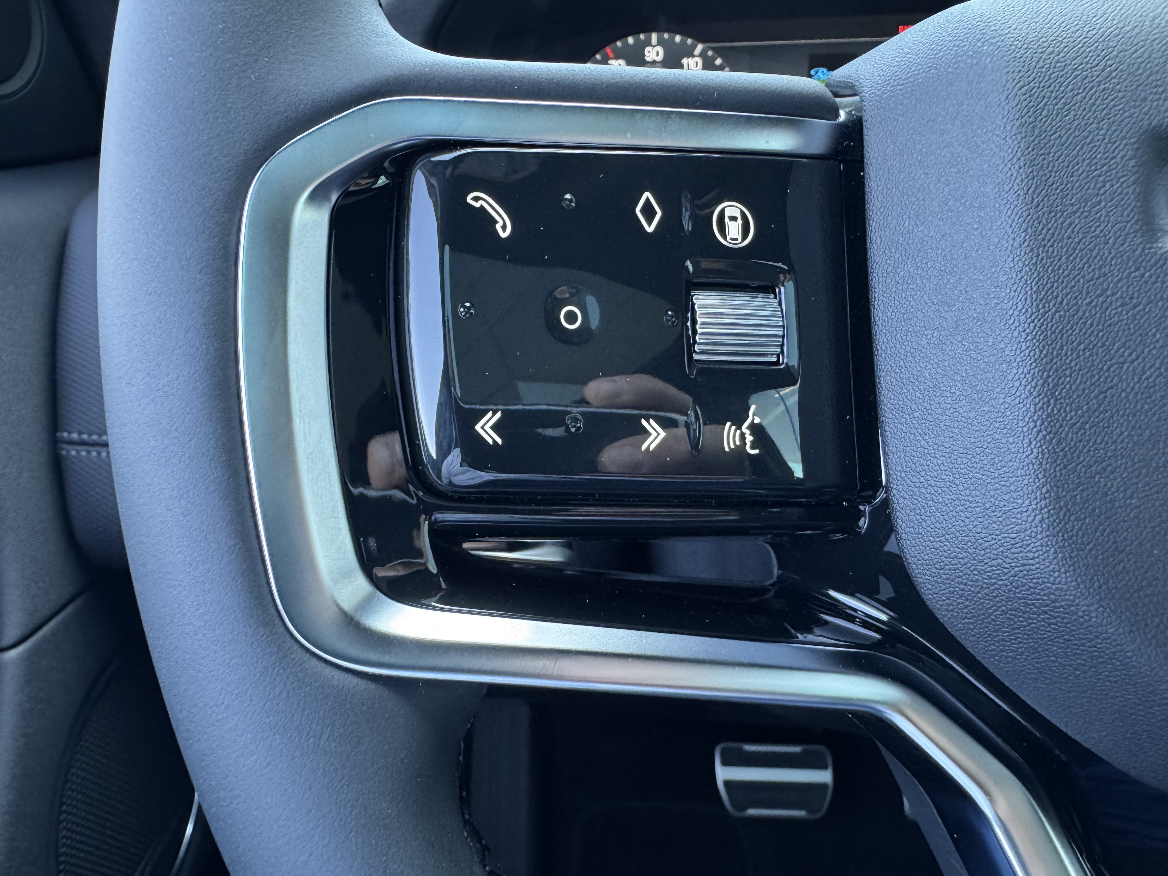 New 2026 Land Rover Discovery Sport Landmark AWD/4WD image 17