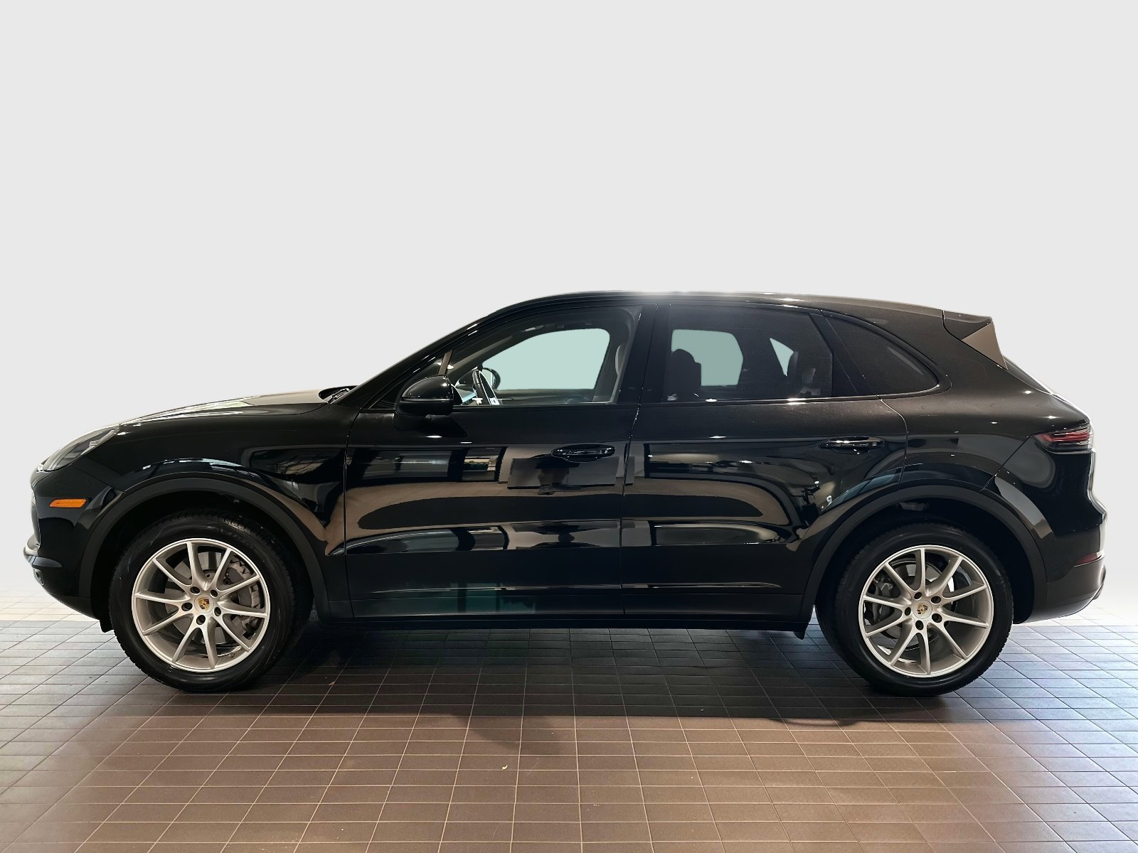 Certified 2021 Porsche Cayenne image 2