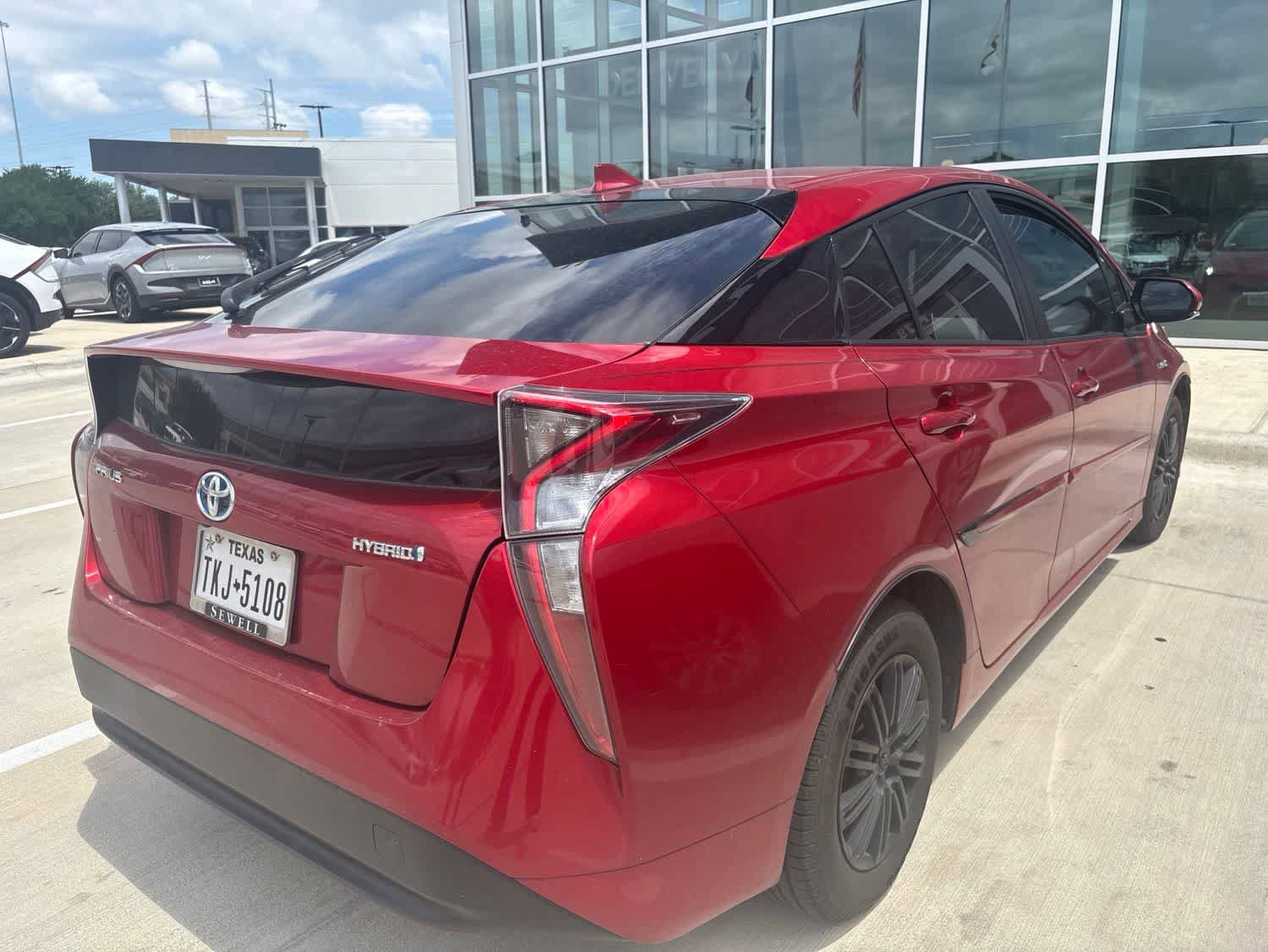 Used 2017 Toyota Prius Four FWD image 5