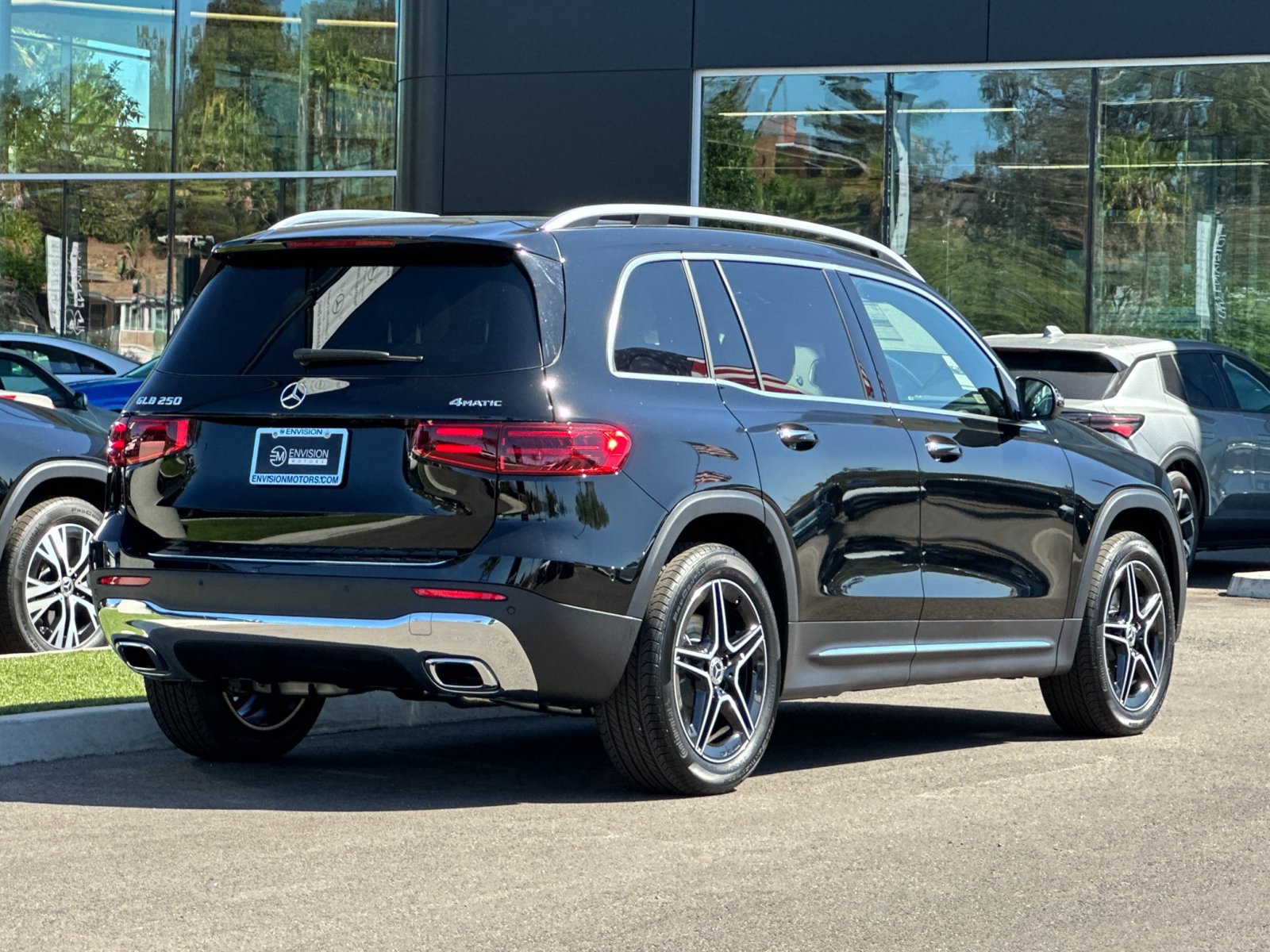 New 2026 Mercedes-Benz GLB 250 4MATIC image 3