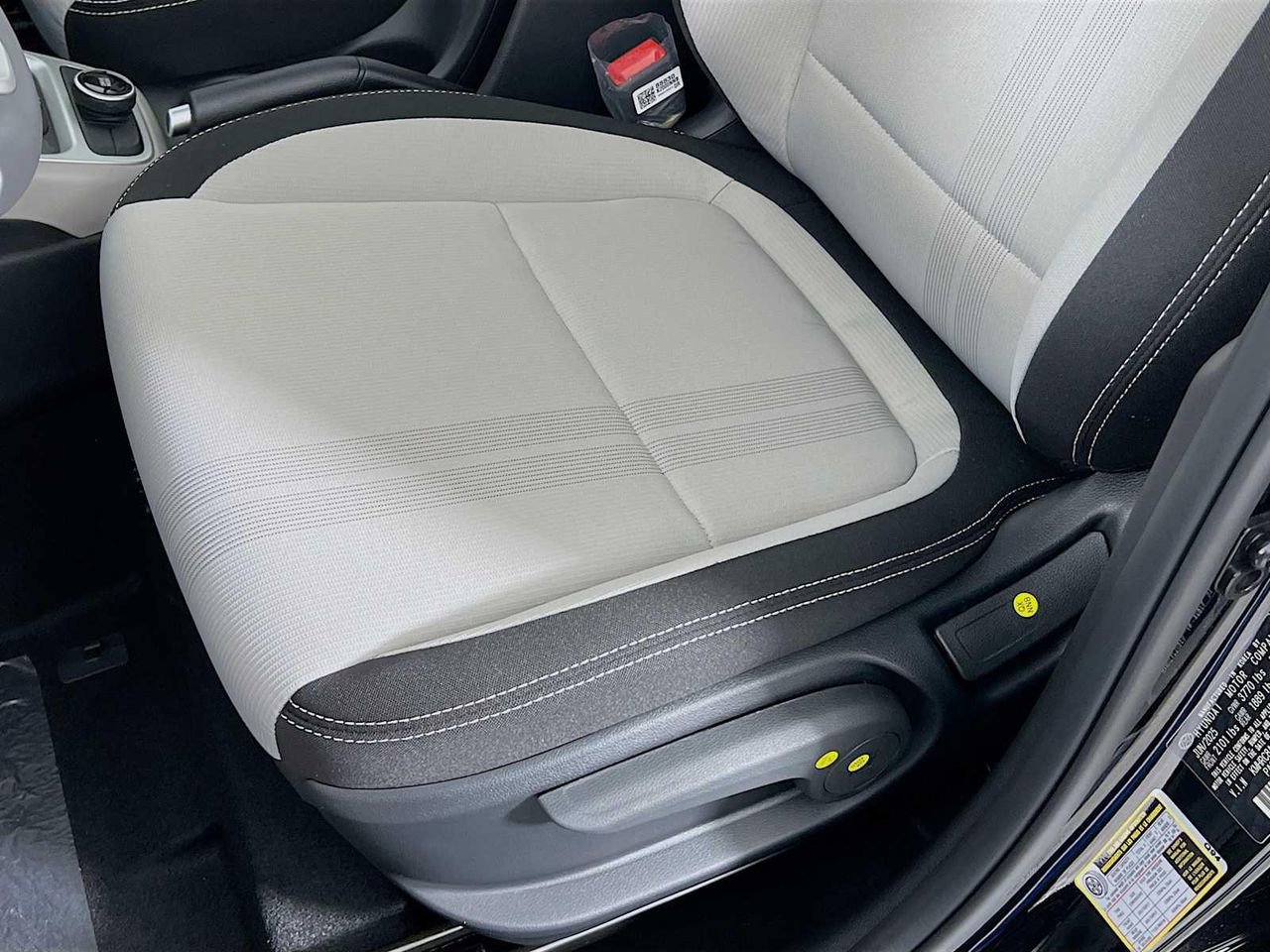 New 2025 Hyundai Venue SEL image 17