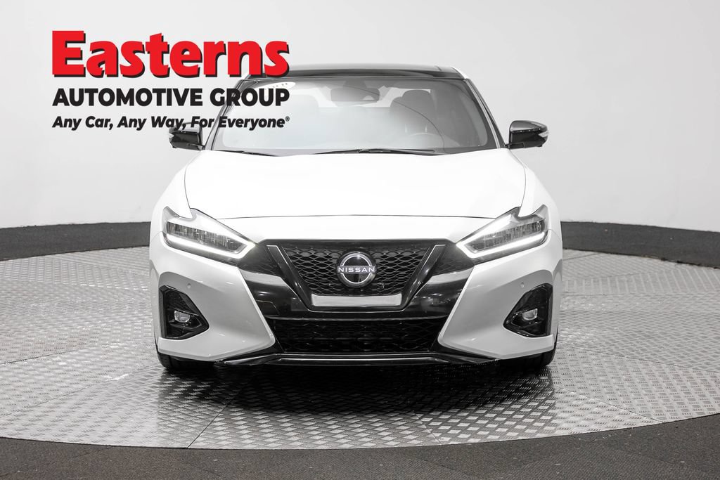 Used 2023 Nissan Maxima SR w/ Sport Mat Group FWD image 2