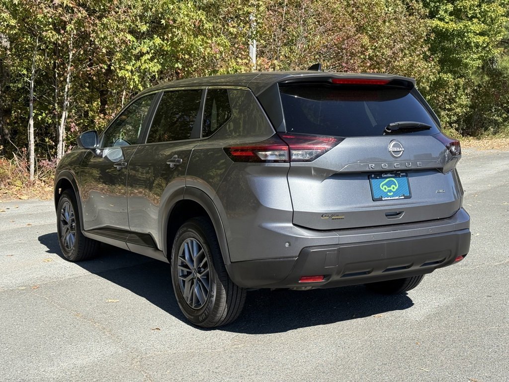 Used 2024 Nissan Rogue S image 7