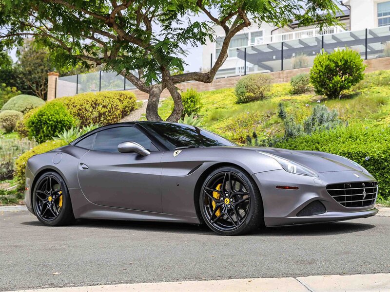 Used 2016 Ferrari California T RWD image 39