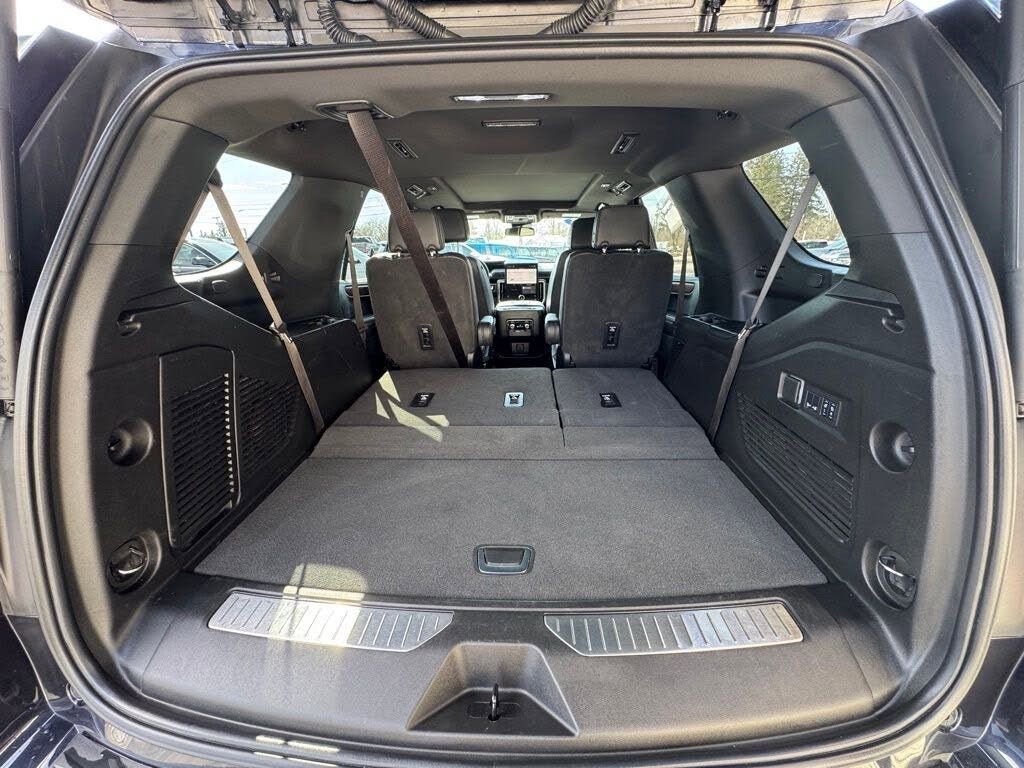 Used 2025 GMC Yukon Denali w/ Sun & Power Step Package image 55