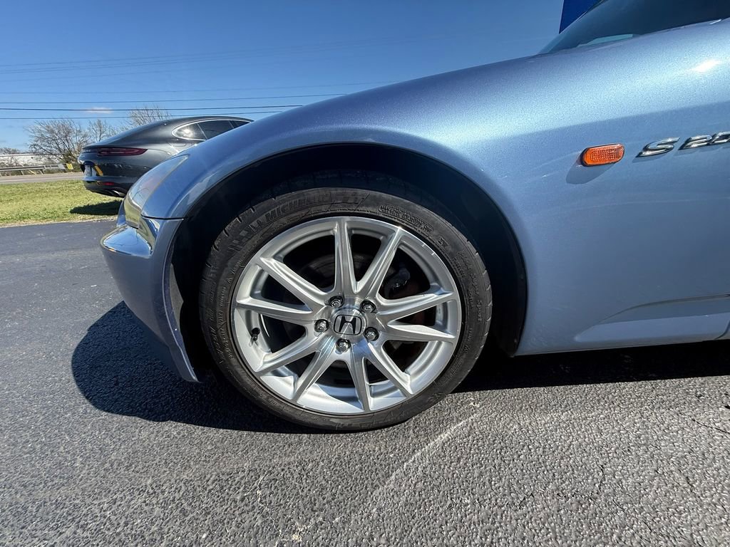 Used 2004 Honda S2000 Base image 9