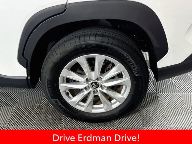 Certified 2026 Toyota Corolla Cross LE FWD image 4