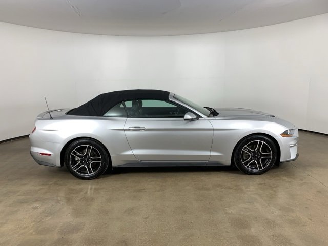 Used 2018 Ford Mustang Premium image 7