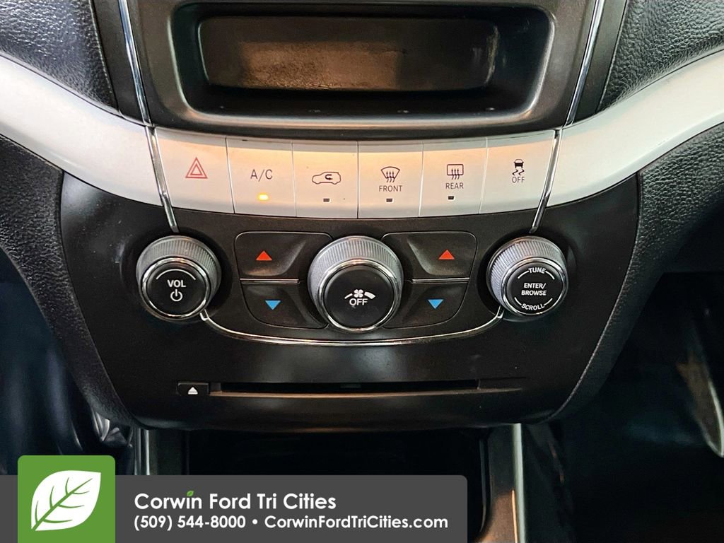 Used 2018 Dodge Journey SE w/ Connectivity Group FWD image 9