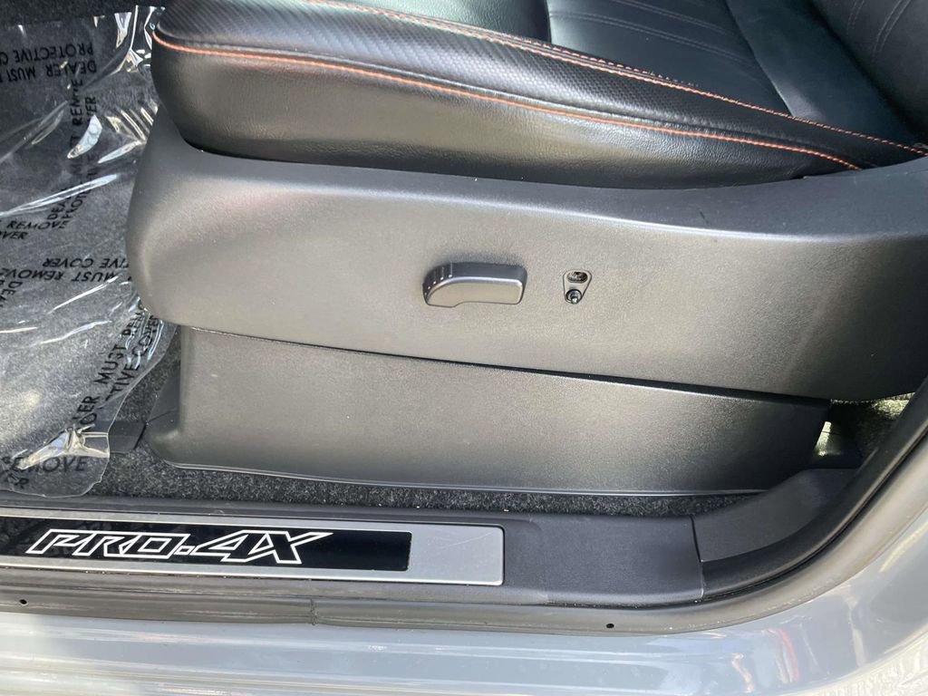 Used 2023 Nissan Frontier PRO-4X w/ Pro-4X Premium Package image 29