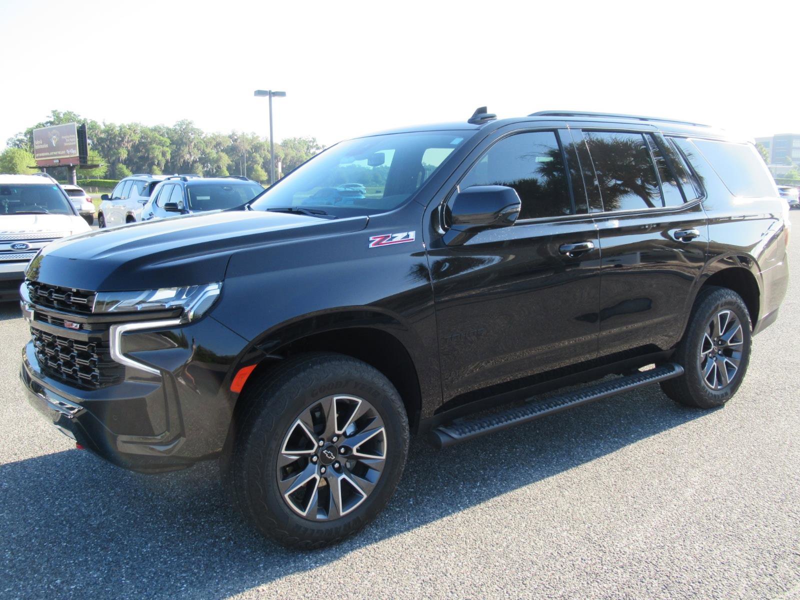 Used 2024 Chevrolet Tahoe Z71 w/ Luxury Package image 3