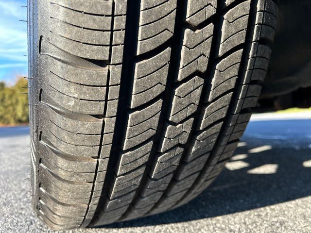 Used 2013 Ford Explorer XLT image 9