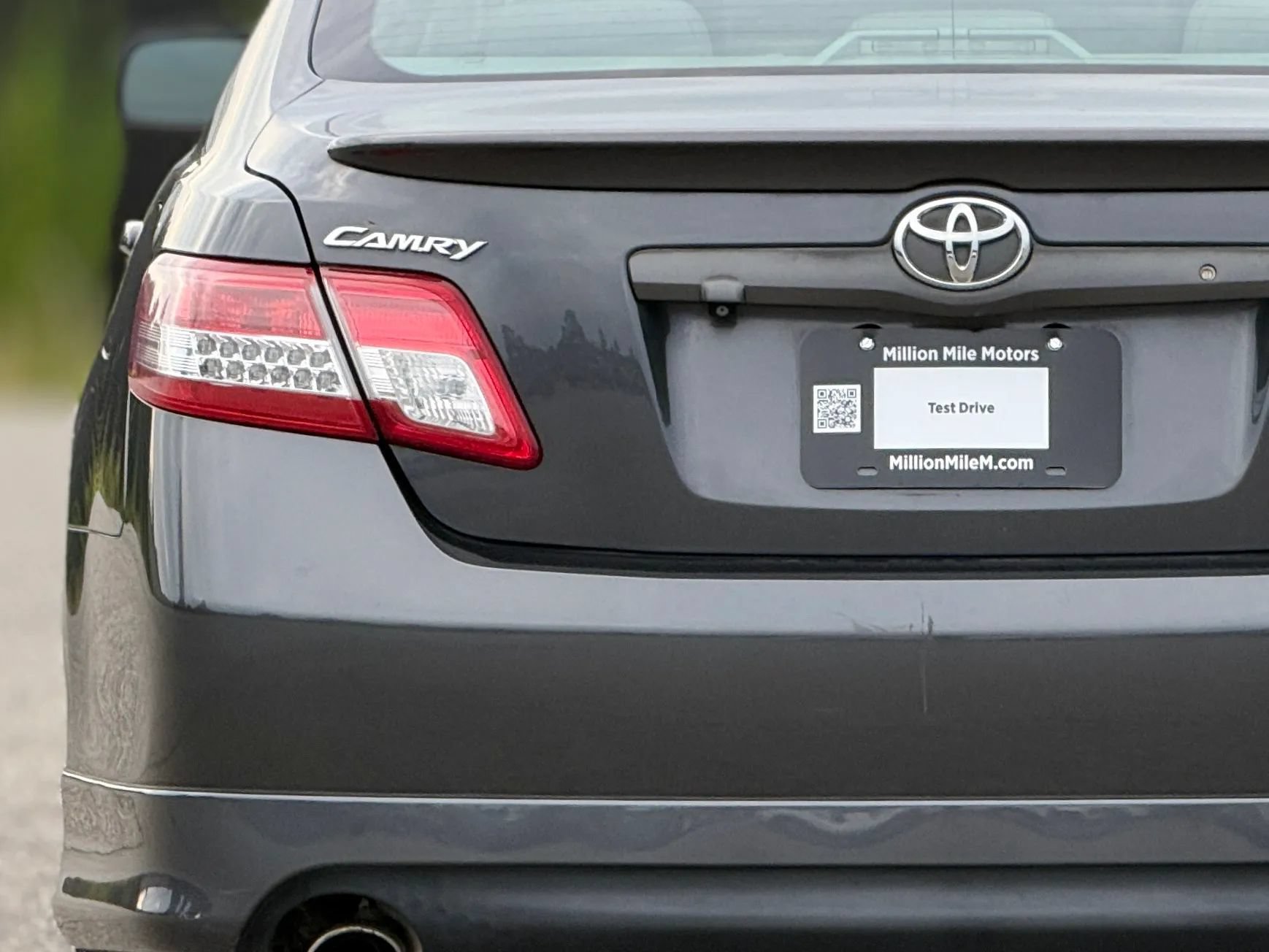 Used 2010 Toyota Camry SE FWD image 13