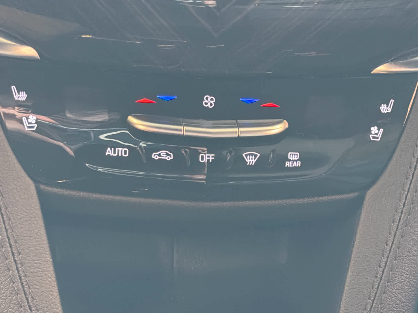 Used 2025 Cadillac XT6 Premium Luxury FWD image 55