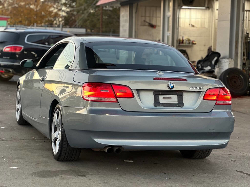 Used 2007 BMW 328i Convertible image 11