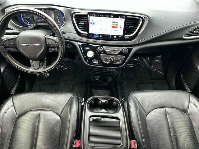 Used 2022 Chrysler Pacifica Touring-L w/ Uconnect Theater Family Group image 15