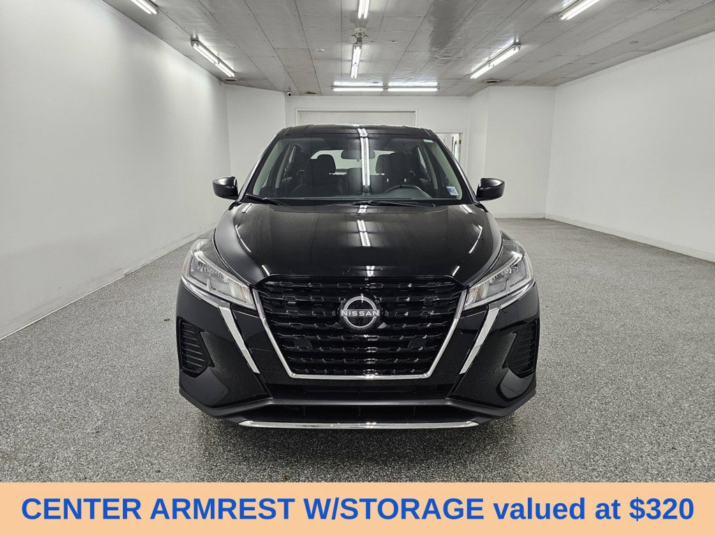 Used 2025 Nissan Kicks Play S FWD image 2