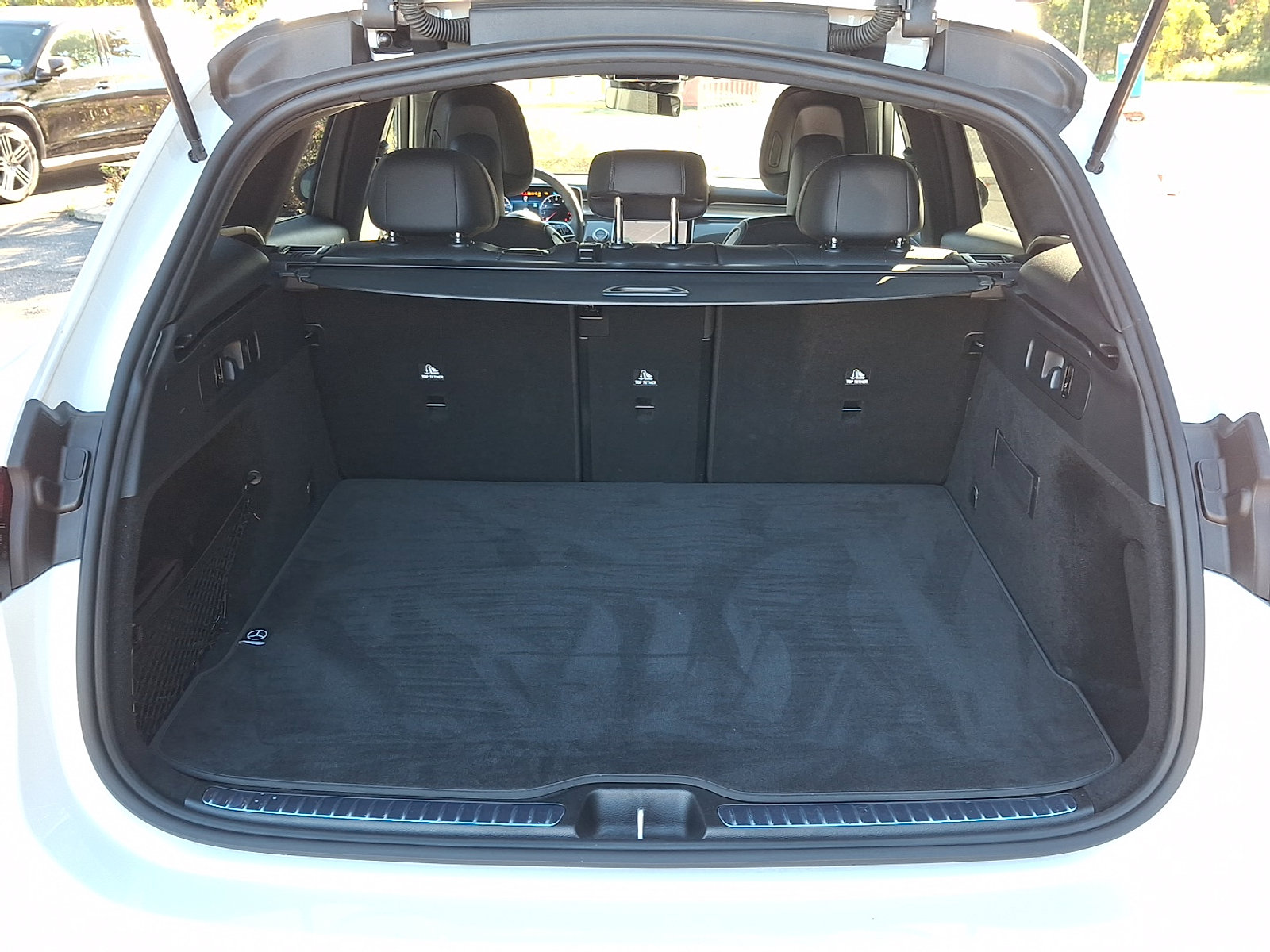 Certified 2025 Mercedes-Benz GLC 300 4MATIC SUV image 29