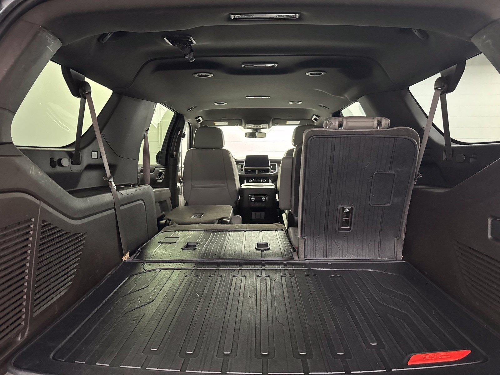 Used 2022 GMC Yukon XL SLT w/ SLT Luxury Package AWD/4WD image 36