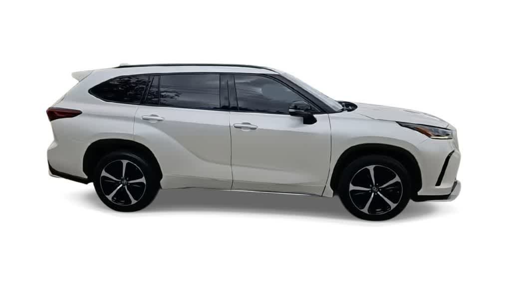 Used 2021 Toyota Highlander XSE image 9
