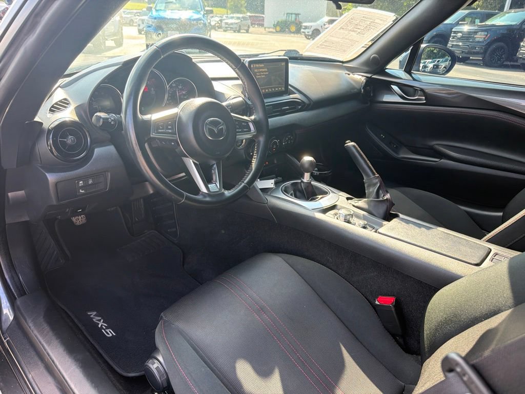 Used 2017 MAZDA MX-5 Miata Club w/ Brembo/BBS Package RWD image 10