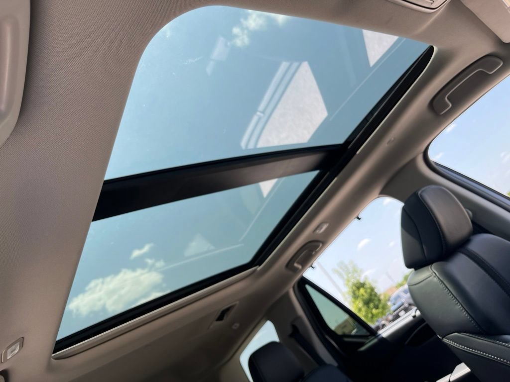 Certified 2025 Honda Pilot Touring image 32