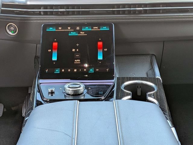 Used 2025 Cadillac Escalade Premium Luxury AWD/4WD image 23